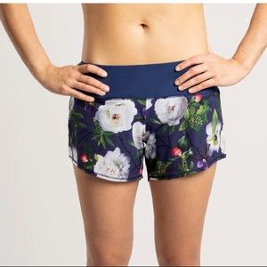 Oiselle Roga running shorts